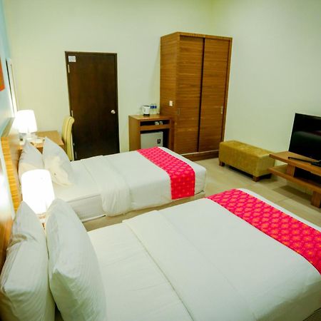 โรงแรมอาวา มะละกา Malacca ภายนอก รูปภาพ